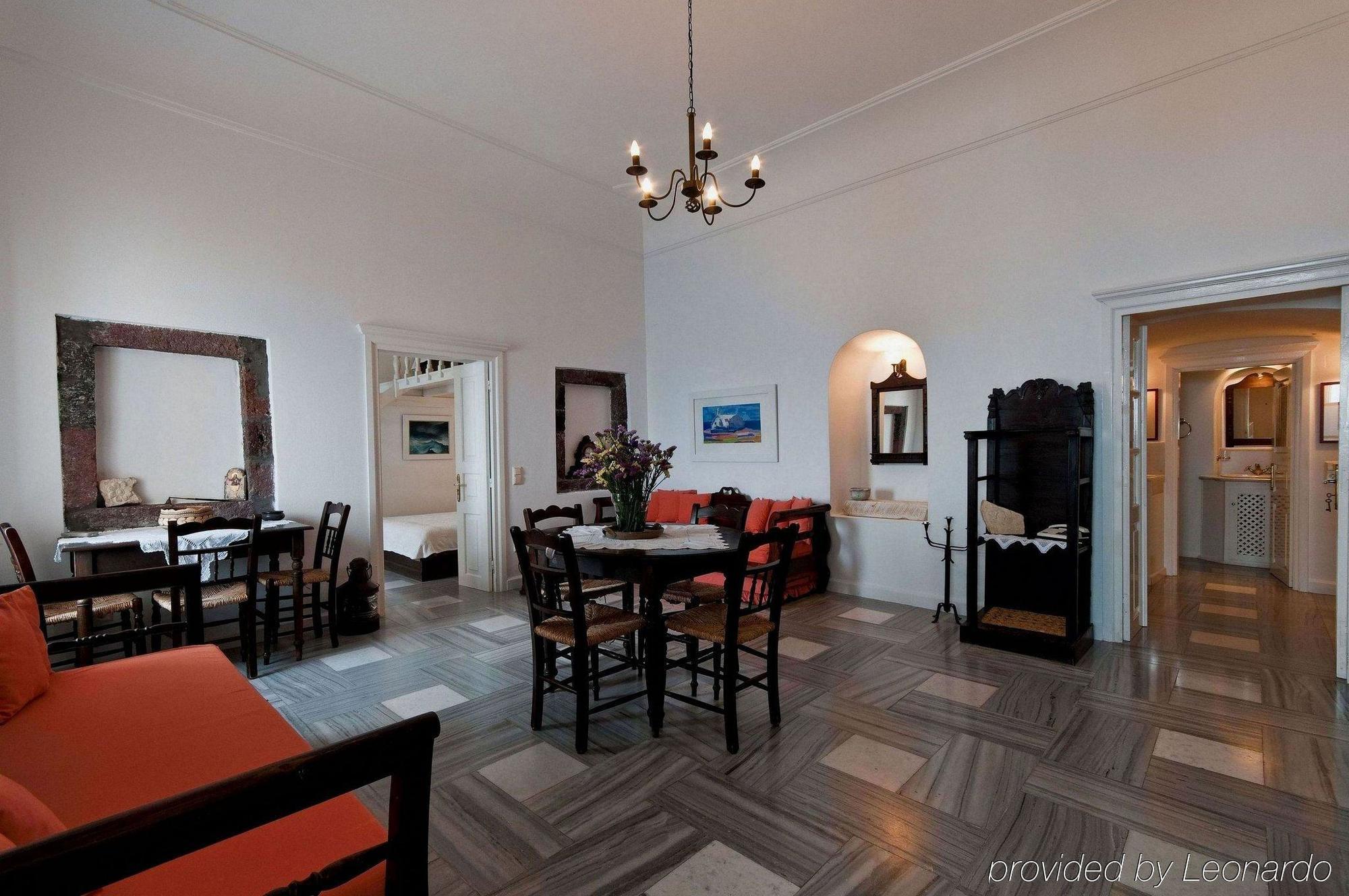 Cori Rigas Suites Fira  Quarto foto