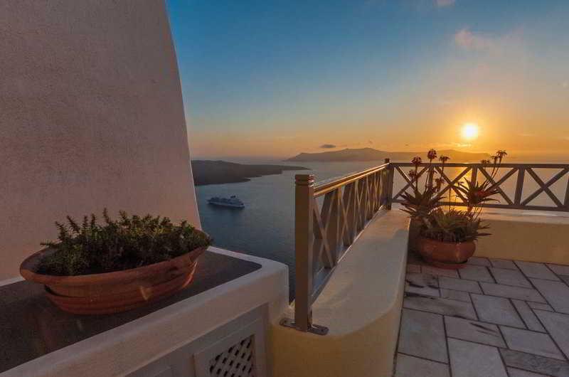 Cori Rigas Suites Fira  Quarto foto
